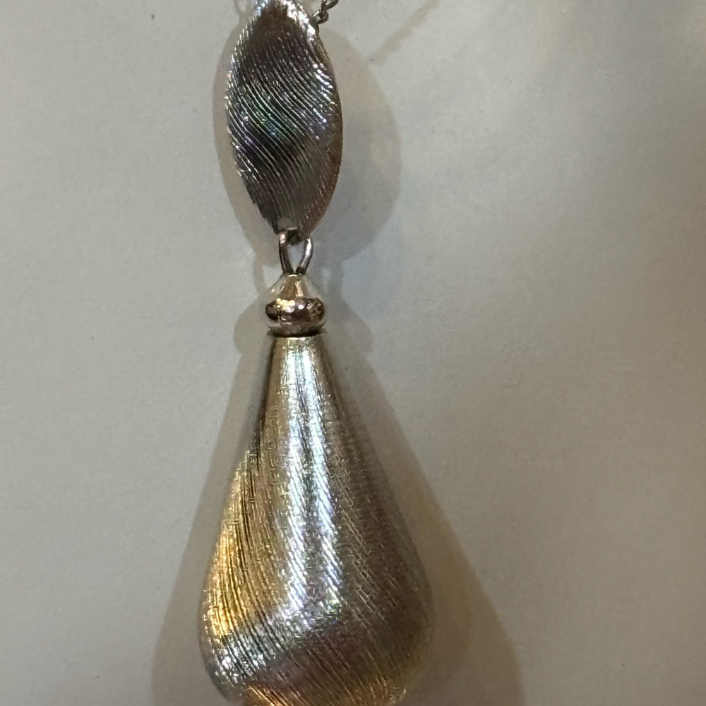 Vintage Sara Coventry necklace, unique pendant on 18” chain - Picture 2 of 7